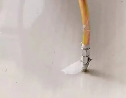 青云谱瓷砖空鼓维修公司专业解答在瓷砖铺贴过程中，如果使用的砂料过粗（如全部使用了粗砂），可能会导致以下问题